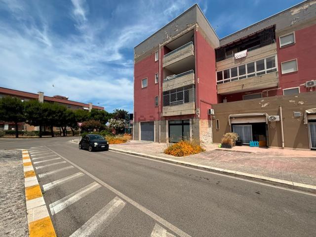 Locale Commerciale in vendita a Puglia, Bari