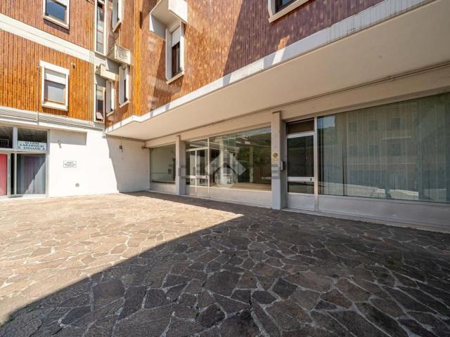 Locale Commerciale in vendita a San Giovanni Ilarione, Veneto