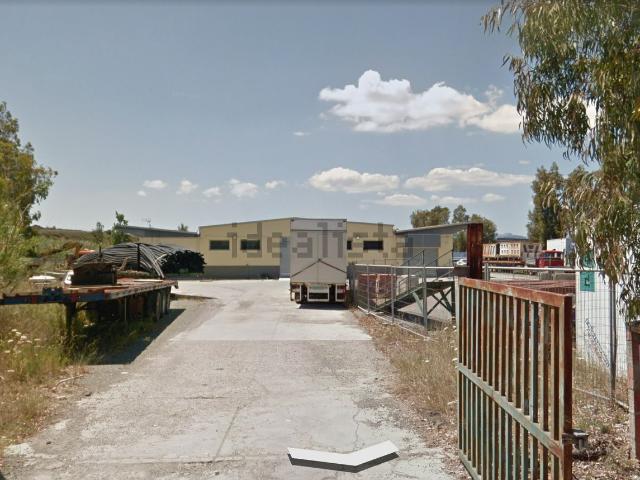 Locale Commerciale in vendita a Zona industriale di Cagliari, Su Masu/Elmas