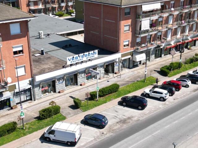 Locale Commerciale in vendita a Piemonte, Cuneo