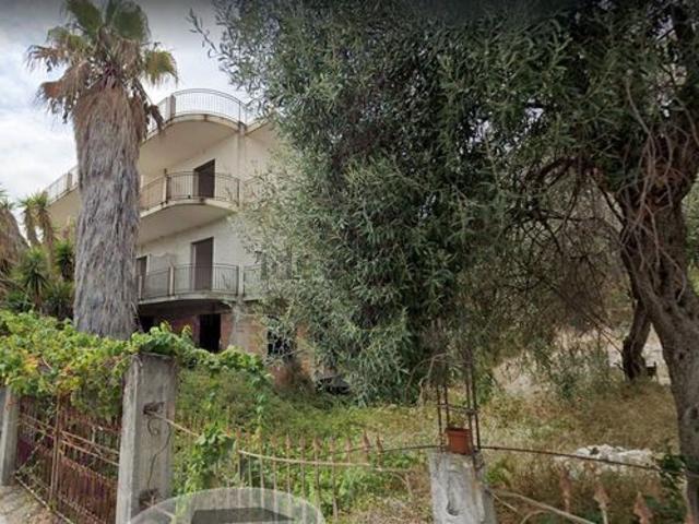 Locale Commerciale in vendita a Sant'alessio Siculo, Sicilia
