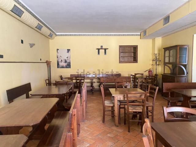 Locale Commerciale in vendita a Bastiola, Bastia Umbra
