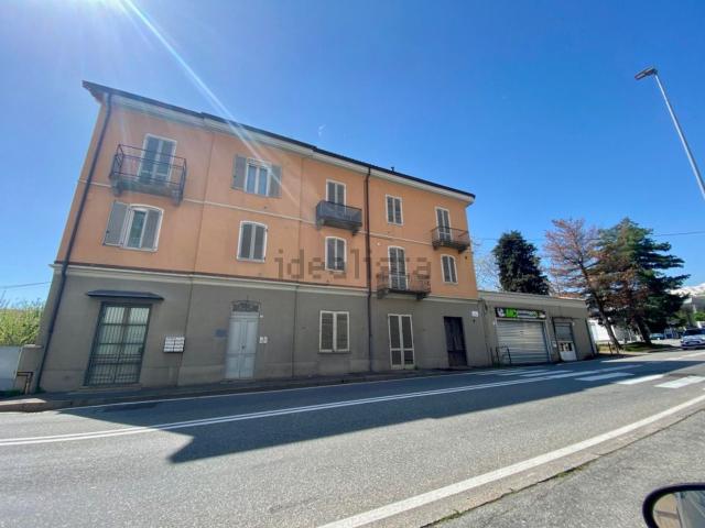 Locale Commerciale in vendita a Prato, Piemonte