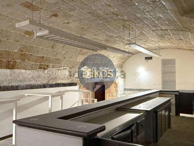 Locale Commerciale in vendita a Pozziglioni, Puglia