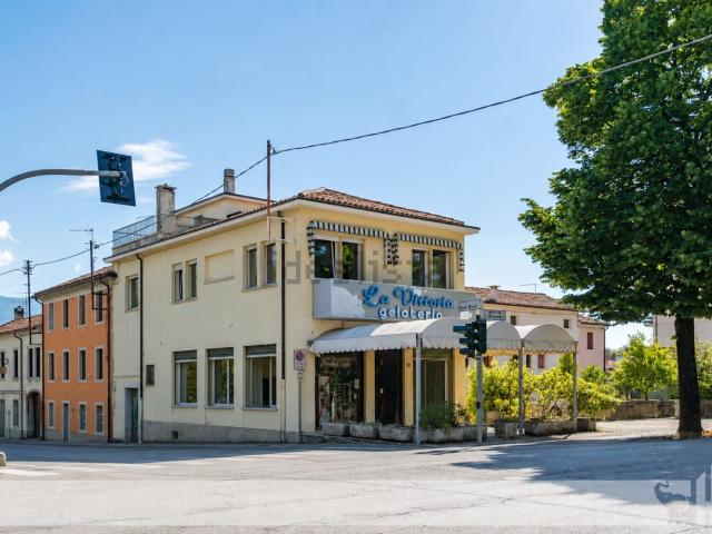 Locale Commerciale in vendita a Cèneda, Vittorio Veneto