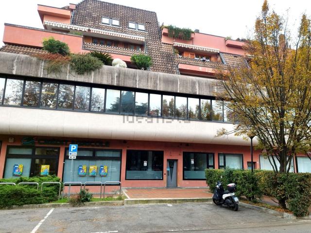 Locale Commerciale in vendita a Mariano Comense, Lombardia