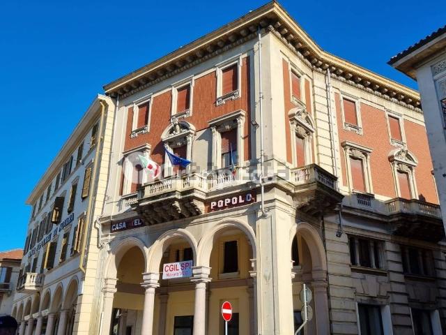 Locale Commerciale in vendita a Piemonte, Novara