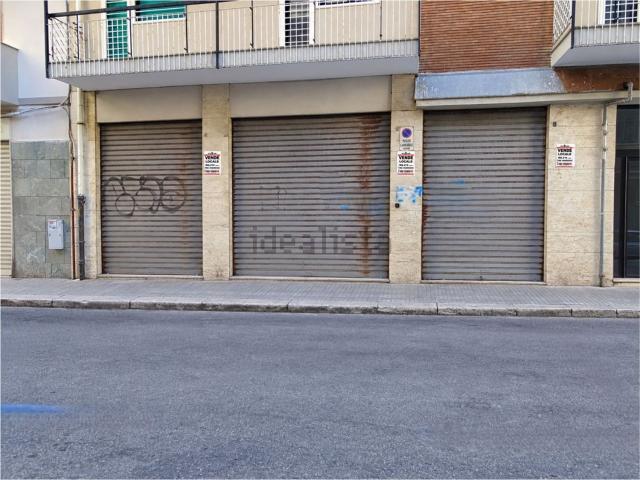 Locale Commerciale in vendita a Madonnella, Bari