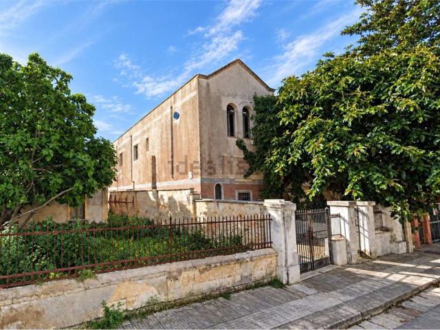 Locale Commerciale in vendita a Casale, Puglia