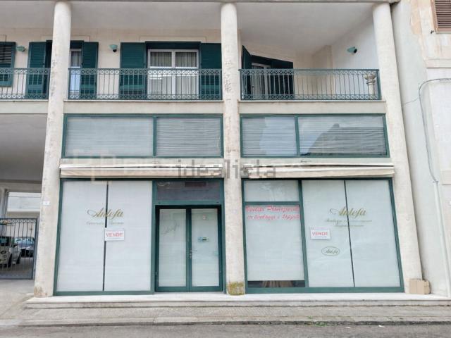 Locale Commerciale in vendita a Puglia, Lecce