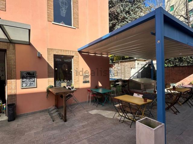 Locale Commerciale in vendita a Piano San Lazzaro, Marche