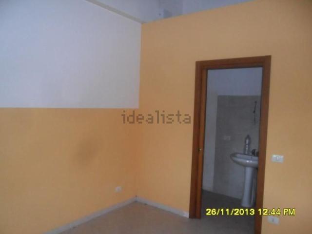 Locale Commerciale in vendita a Nola, Campania