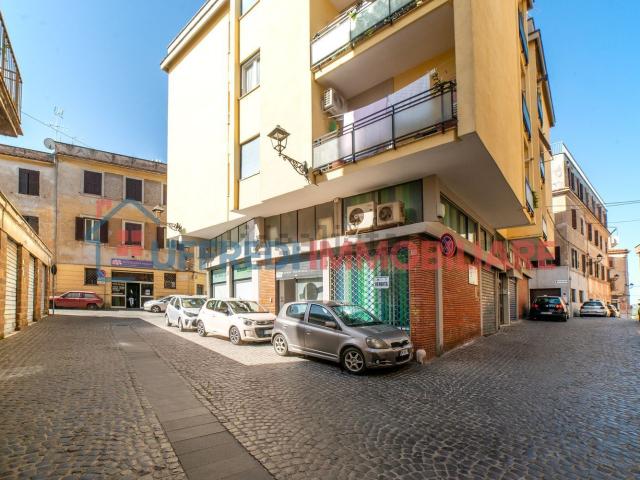 Locale Commerciale in vendita a Roma Capitale, Lazio