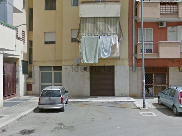 Locale Commerciale in vendita a Centro, Barletta