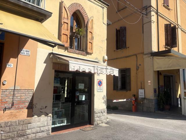 Locale Commerciale in vendita a Cicogna, San Lazzaro di Savena