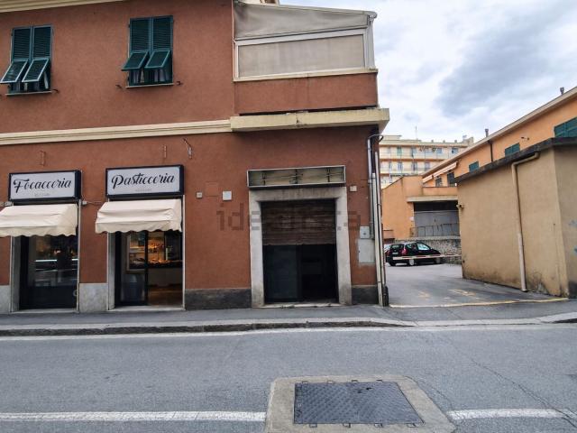 Locale Commerciale in vendita a Val Polcevera, Serra Riccò