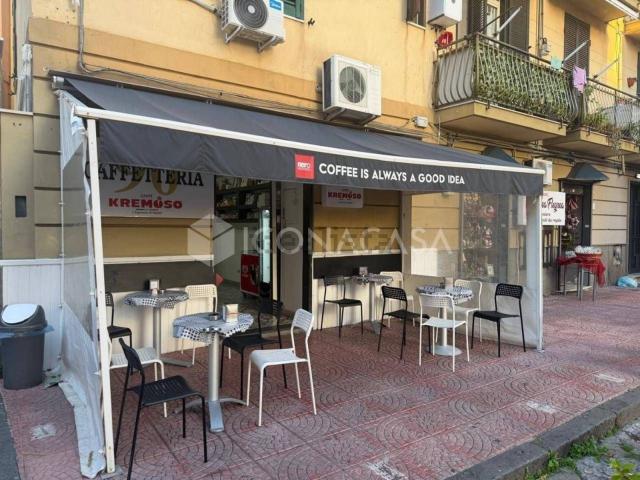 Locale Commerciale in vendita a Rione Bognar, Pozzuoli