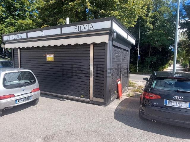 Locale Commerciale in vendita a San Venanzo, Spoleto
