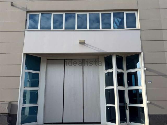 Locale Commerciale in vendita a Carpi, Modena