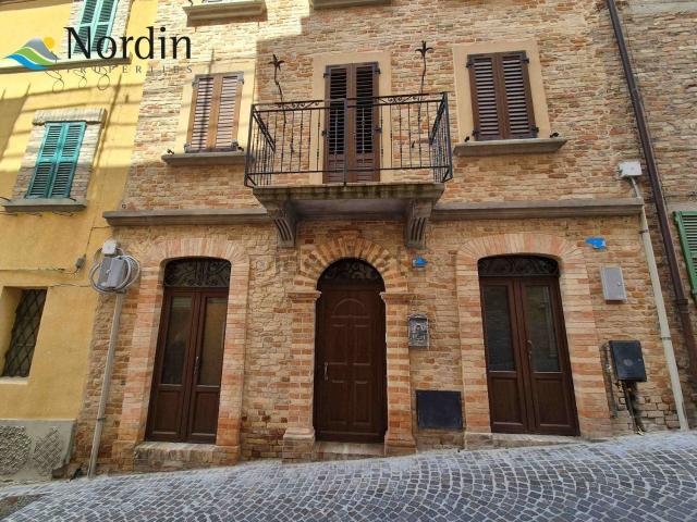 Locale Commerciale in vendita a Marche, Ascoli Piceno