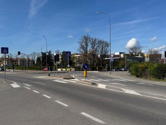 Locale Commerciale in vendita a Piacenza, Reggio Emilia