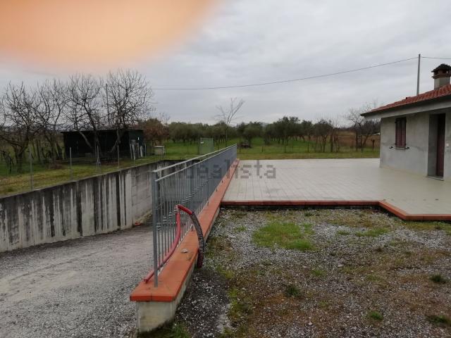 Locale Commerciale in vendita a Unione di comuni Valmarecchia, Santarcangelo Di