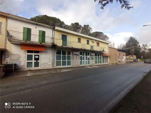 Locale Commerciale in vendita a Cenerente, Umbria