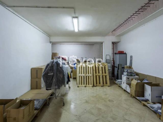 Locale Commerciale in vendita a Libertà, Bari
