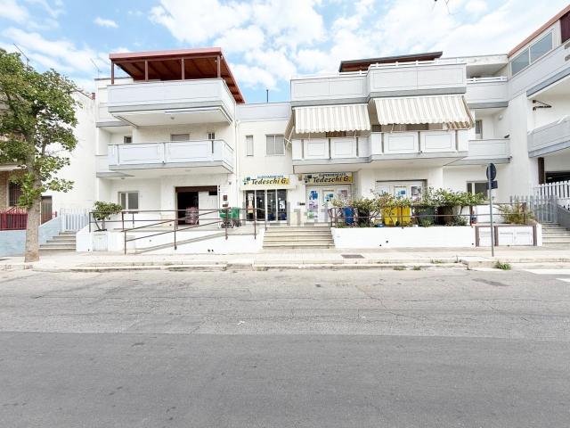 Locale Commerciale in vendita a Puglia, Brindisi