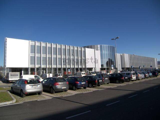 Locale Commerciale in vendita a Bergamo, Lombardia