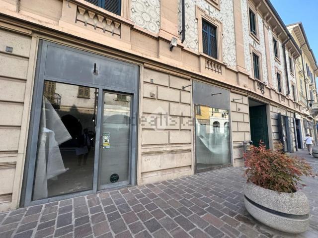 Locale Commerciale in vendita a Broni, Lombardia