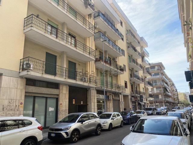 Locale Commerciale in vendita a Puglia, Lecce