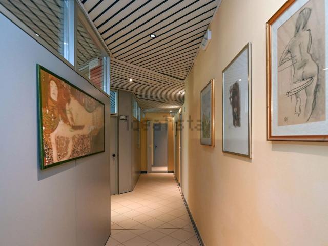 Locale Commerciale in vendita a Unione dei comuni del Distretto Ceramico, Formigine