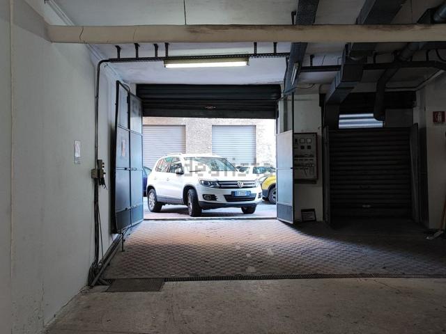 Locale Commerciale in vendita a Oltreletimbro, Albisola Capo