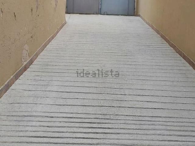 Locale Commerciale in vendita a Municipio 2, Puglia