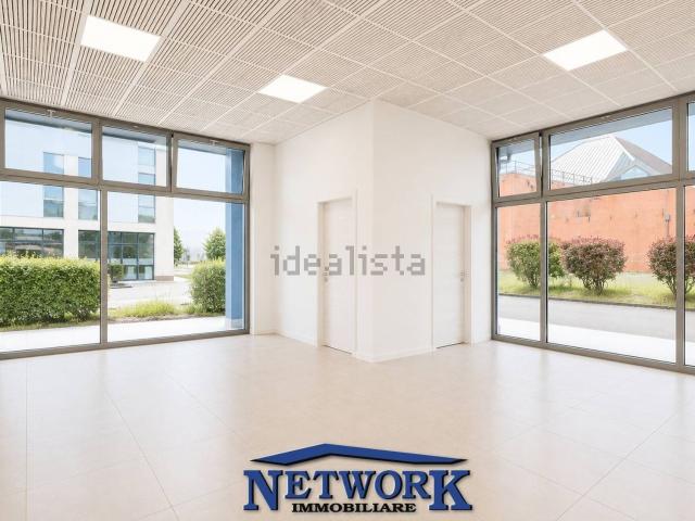 Locale Commerciale in vendita a Castiglione Delle Stiviere, Lombardia