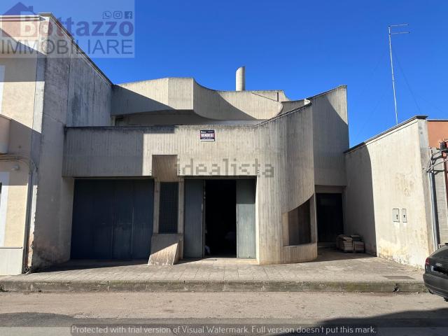 Locale Commerciale in vendita a Puglia, Taranto