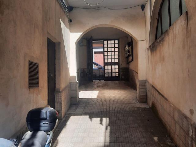 Locale Commerciale in vendita a Borgo-Sanzio, Catania