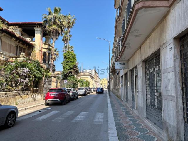 Locale Commerciale in vendita a Puglia, Brindisi