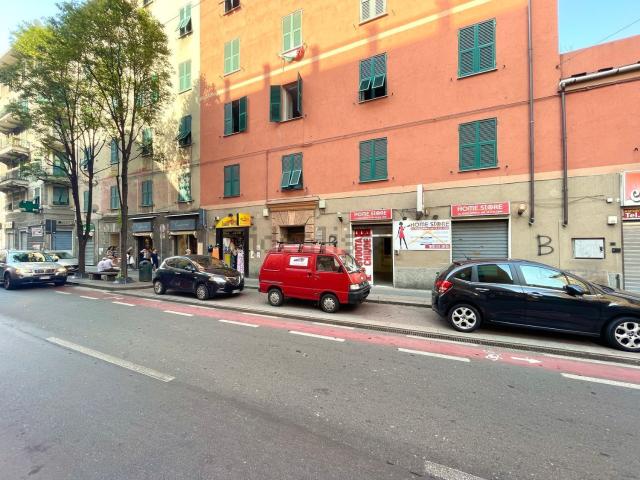 Locale Commerciale in vendita a Val Polcevera, Serra Riccò