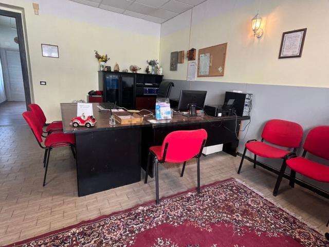Locale Commerciale in vendita a Codogno, Lombardia