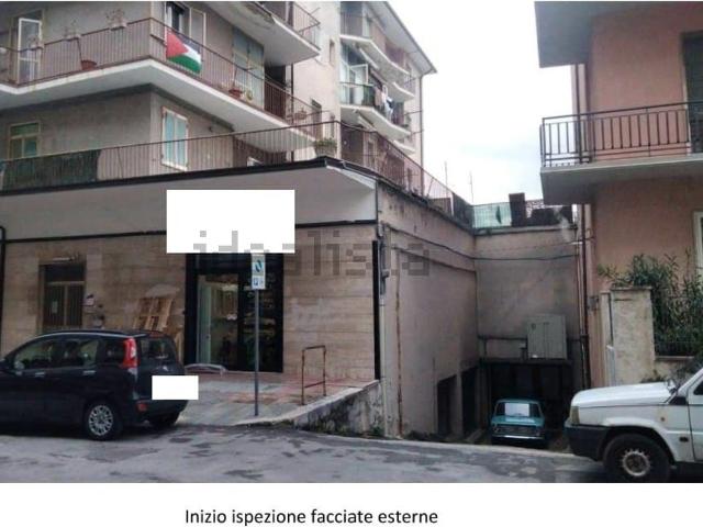 Locale Commerciale in vendita a San Nicola delle Fratte, Campobasso