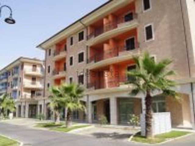 Locale Commerciale in vendita a Marche, Ascoli Piceno
