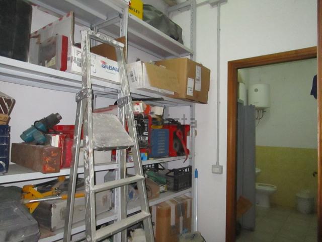 Locale Commerciale in vendita a Villanova, Viterbo