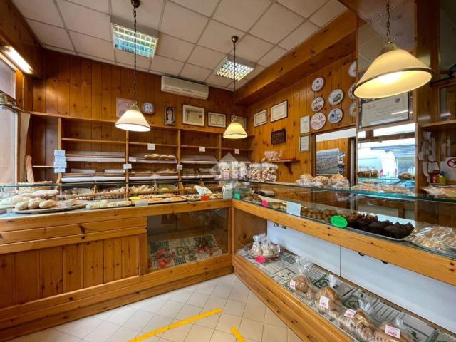 Locale Commerciale in vendita a Padova