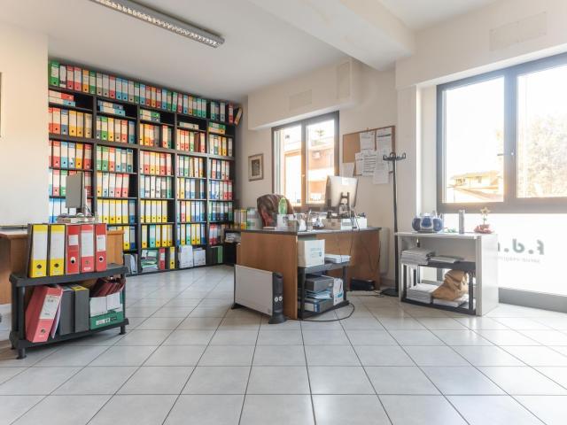 Locale Commerciale in vendita a Roma Capitale, Lazio