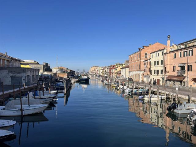 Locale Commerciale in vendita a Chioggia, Veneto