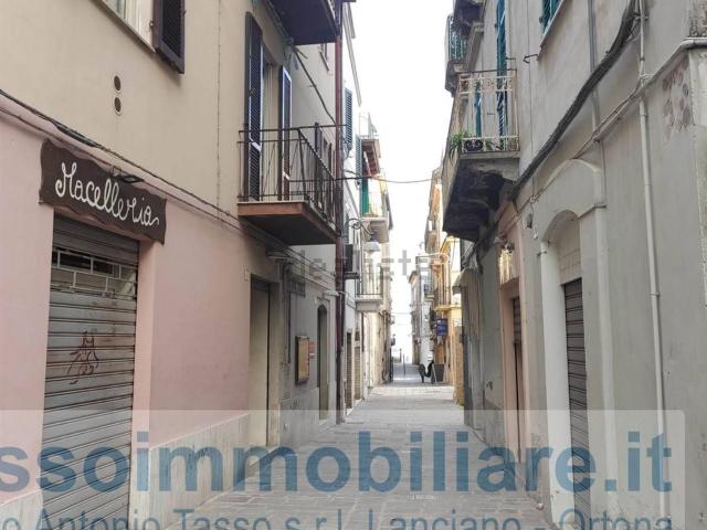 Locale Commerciale in vendita a Ortona, Abruzzo