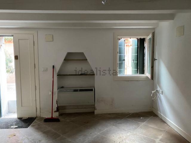 Locale Commerciale in vendita a Venezia