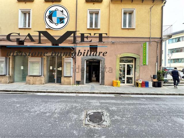 Locale Commerciale in vendita a Vallo Della Lucania, Campania